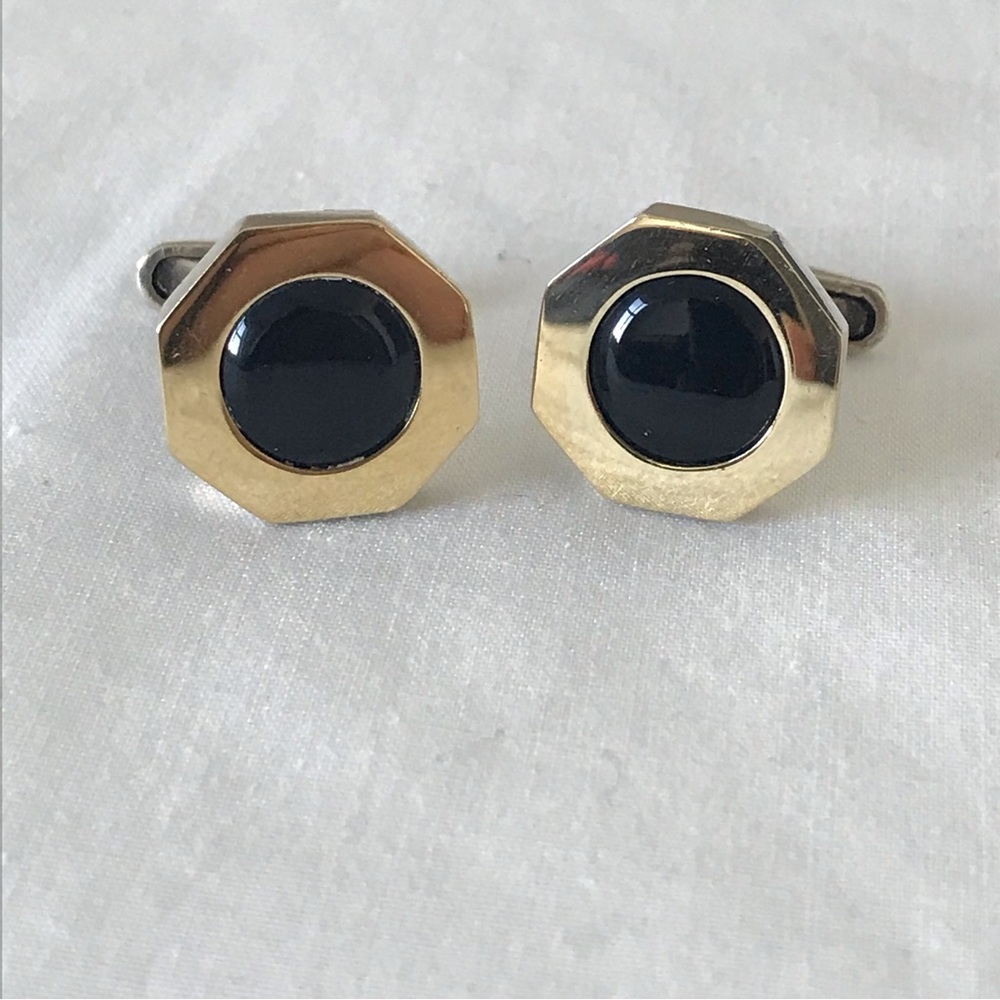 Beautiful Vintage 18kt gold plated Sterling Silver and Onyx Cufflinks It…